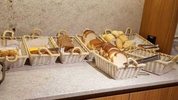 Free daily full breakfast