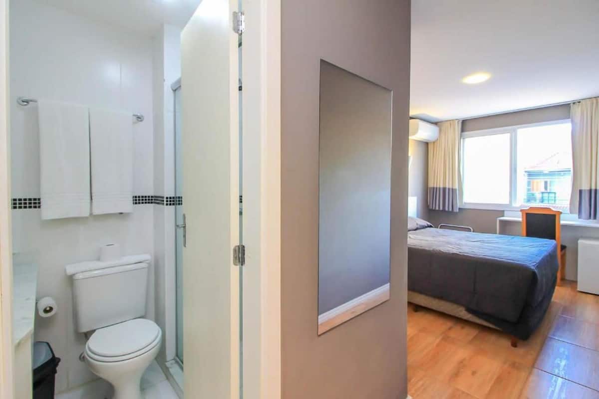 1 bedroom, pillow-top beds, individually furnished, laptop workspace
