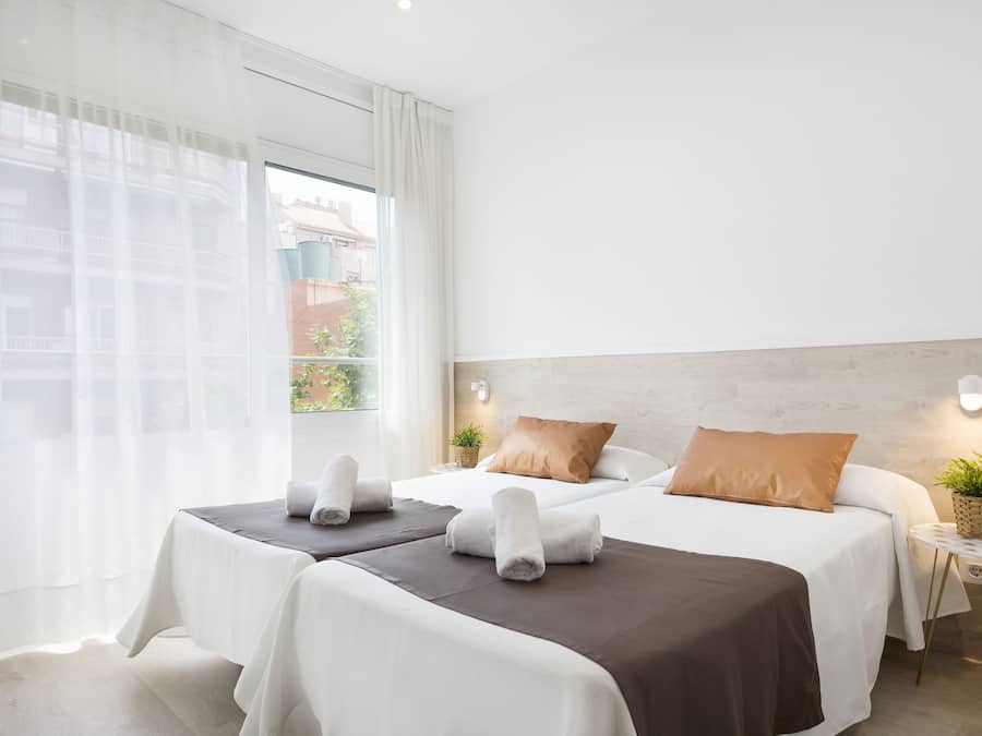 1 bedroom, individually decorated, individually furnished