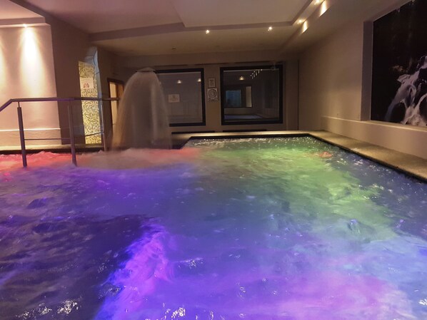 Innendørs boblebad