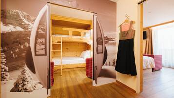 Family Suite | Premium bedding, down comforters, memory foam beds, minibar