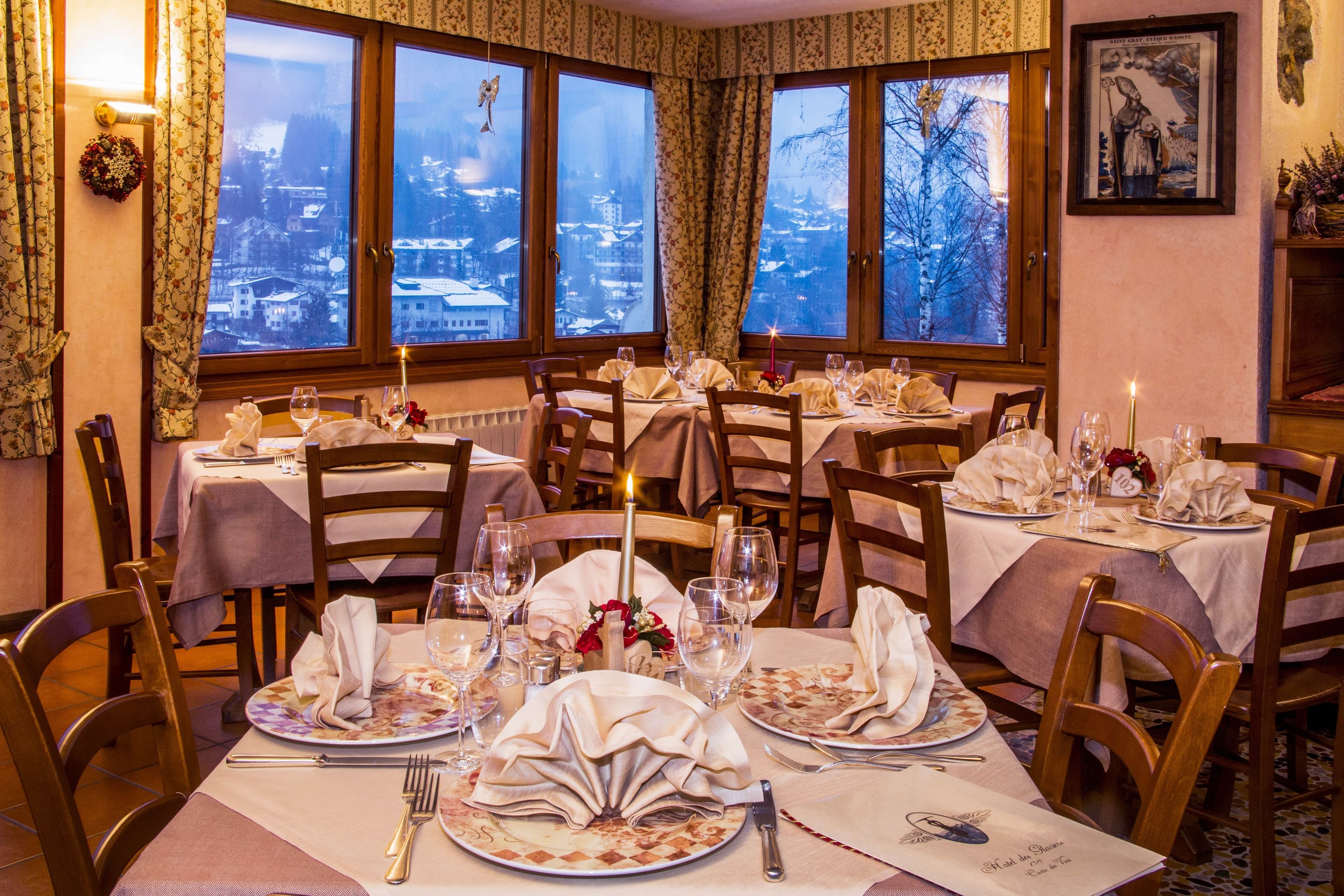 breakfast and dinner served, italian cuisine