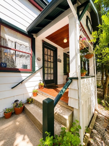 Glen Morey Country House B & B Inn