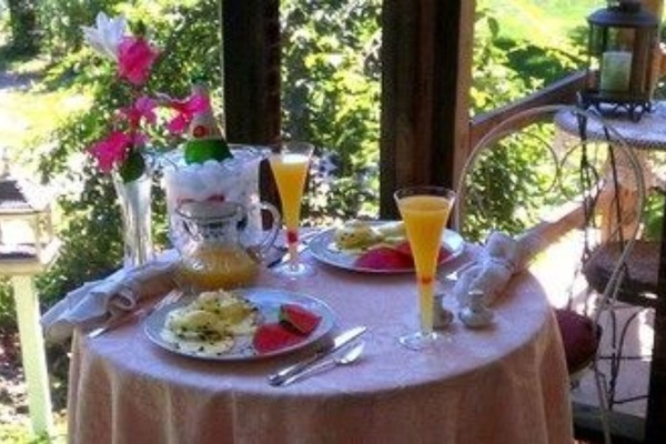 Couples dining