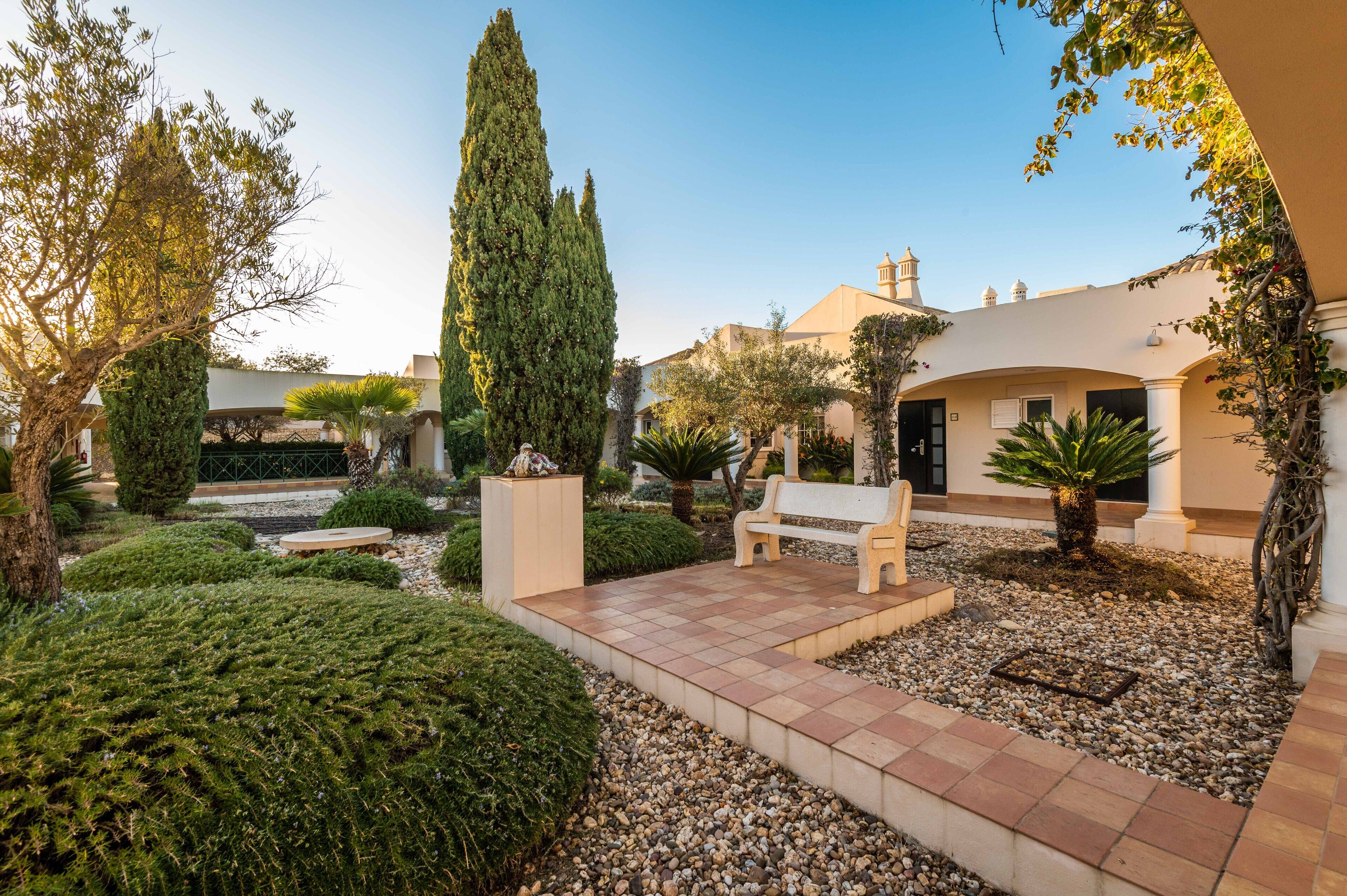 Apartamento família, 2 quartos, vista para o jardim | Vista do quarto