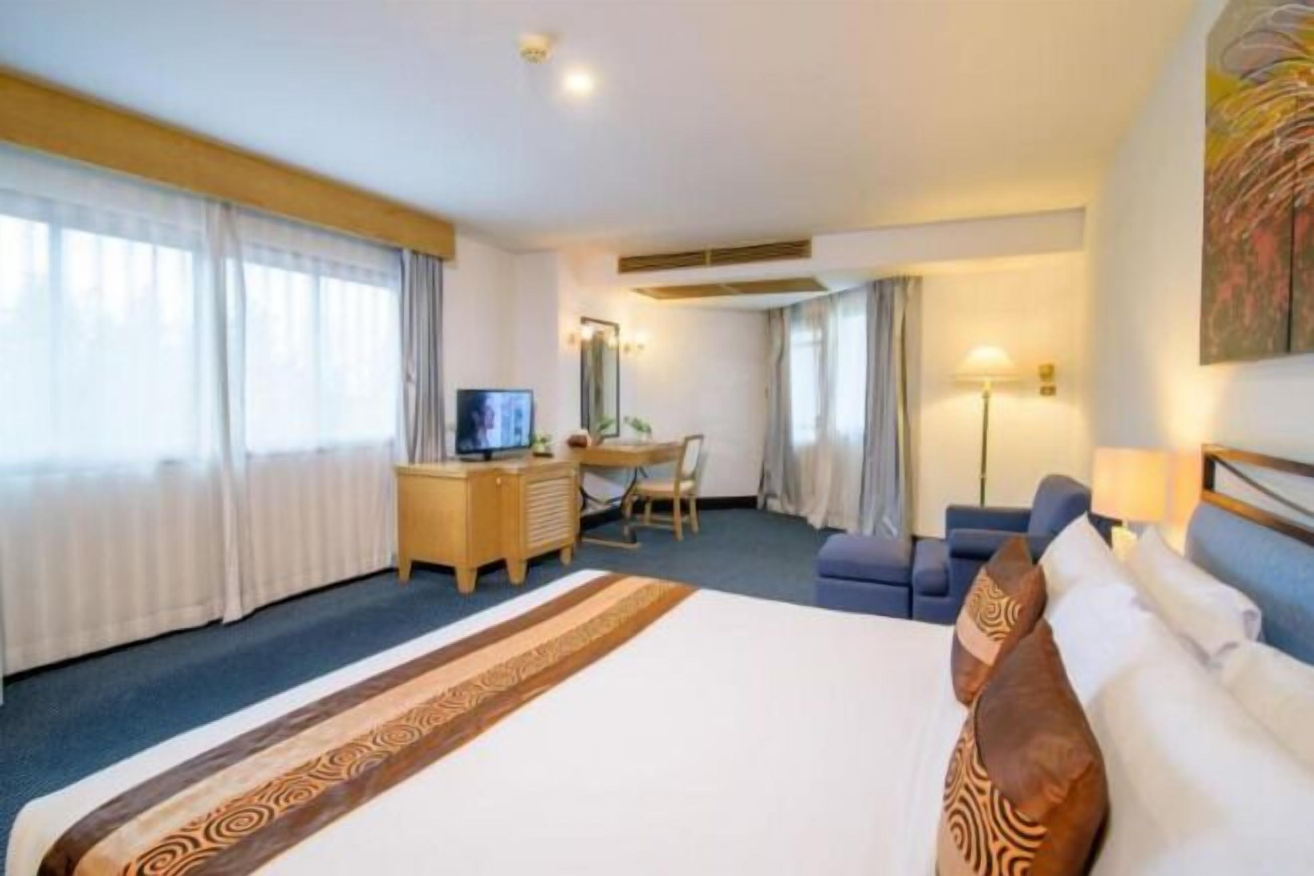 In-room safe, desk, rollaway beds, free WiFi