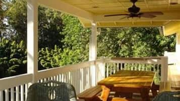 Bamboo Suite | 2 bedrooms, individually decorated, individually furnished, desk