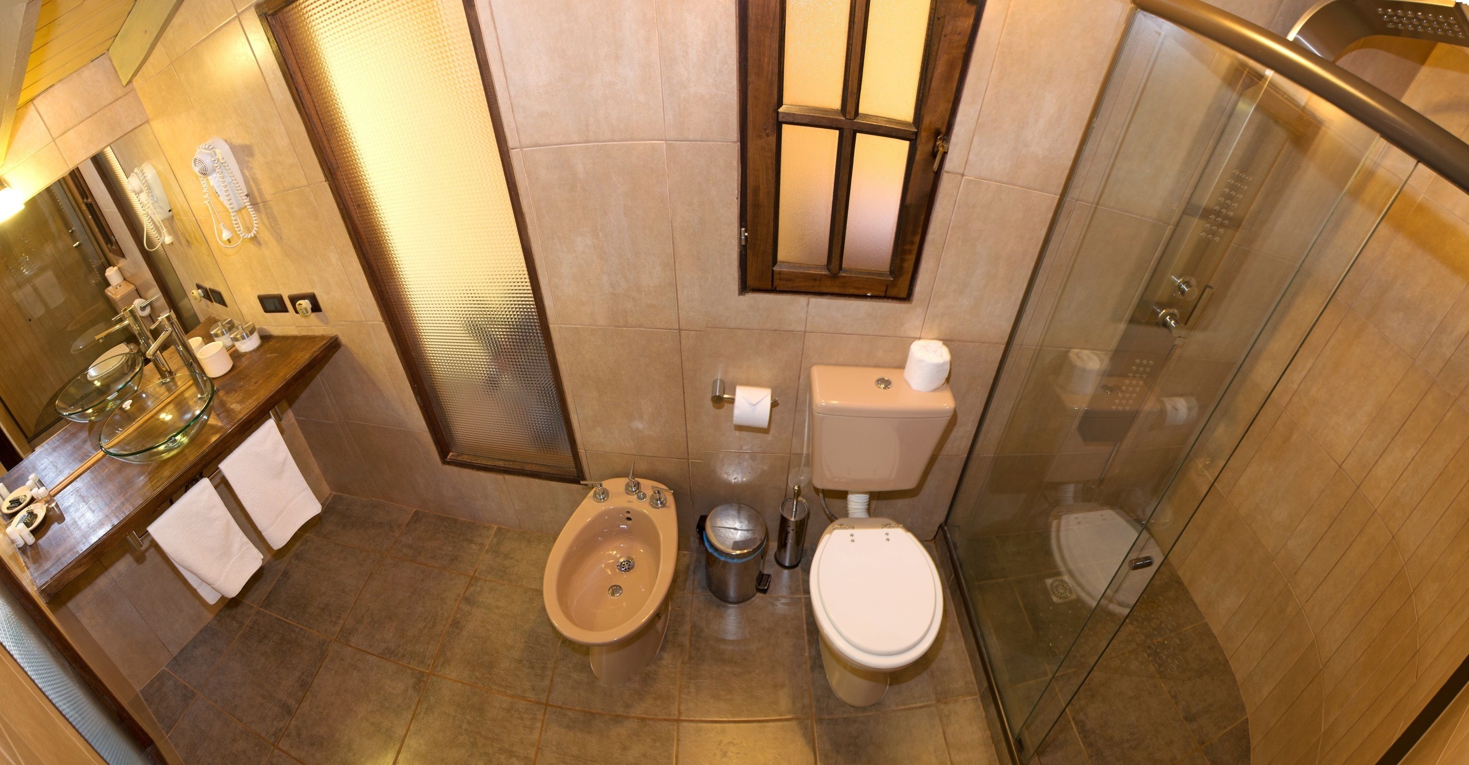 shower, rainfall showerhead, free toiletries, hair dryer