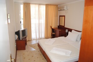 In-room safe, desk, soundproofing, iron/ironing board