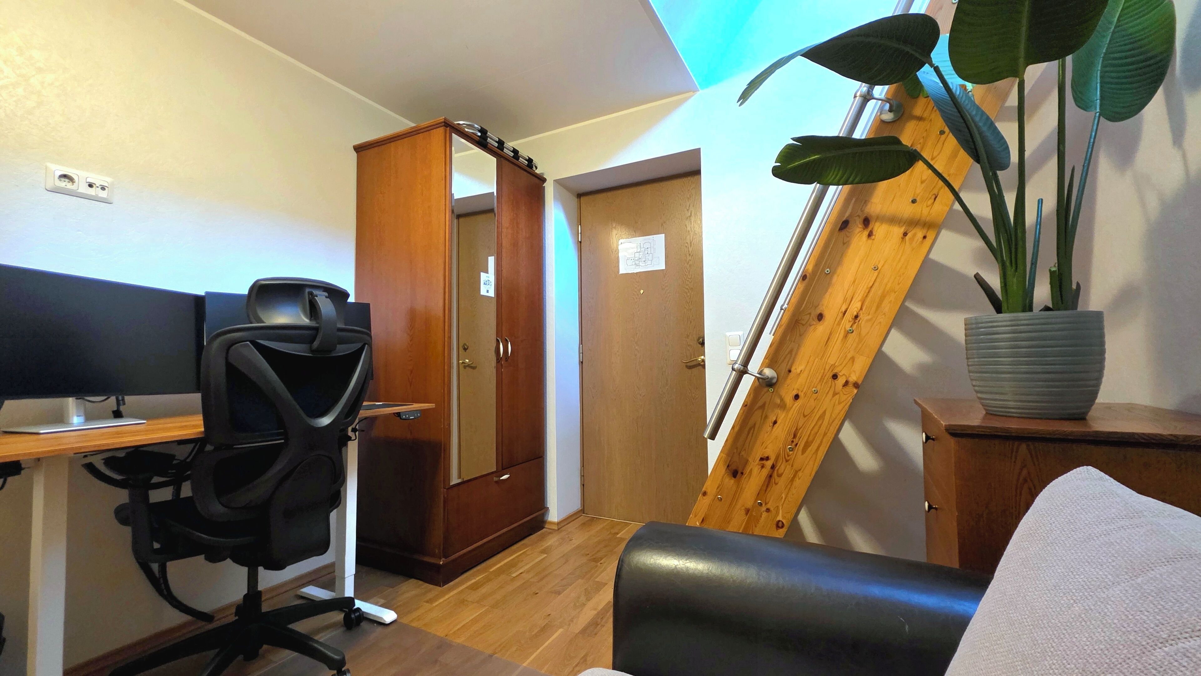 Standard Double Room | Minibar, in-room safe, desk, soundproofing