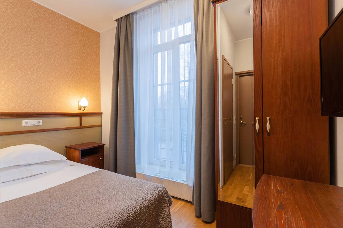 minibar, in-room safe, desk, soundproofing