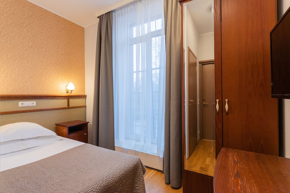 Minibar, in-room safe, desk, soundproofing