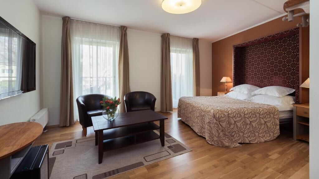 minibar, in-room safe, desk, soundproofing