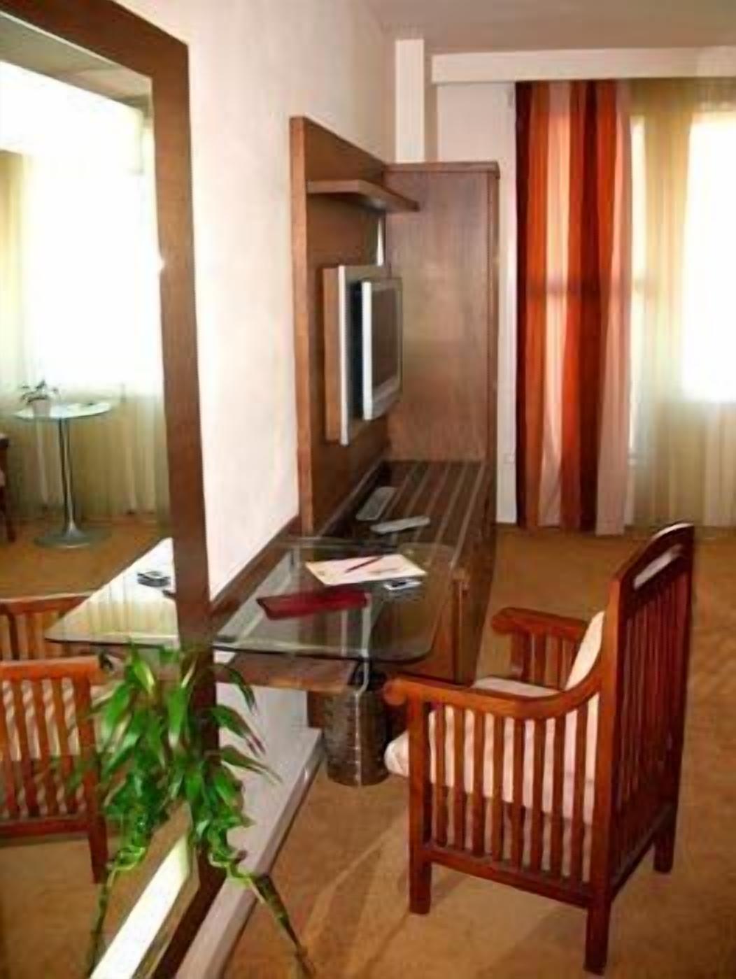 triple room | room amenity