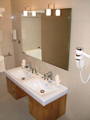 1 habitación, minibar, caja de seguridad en la habitación y escritorio 