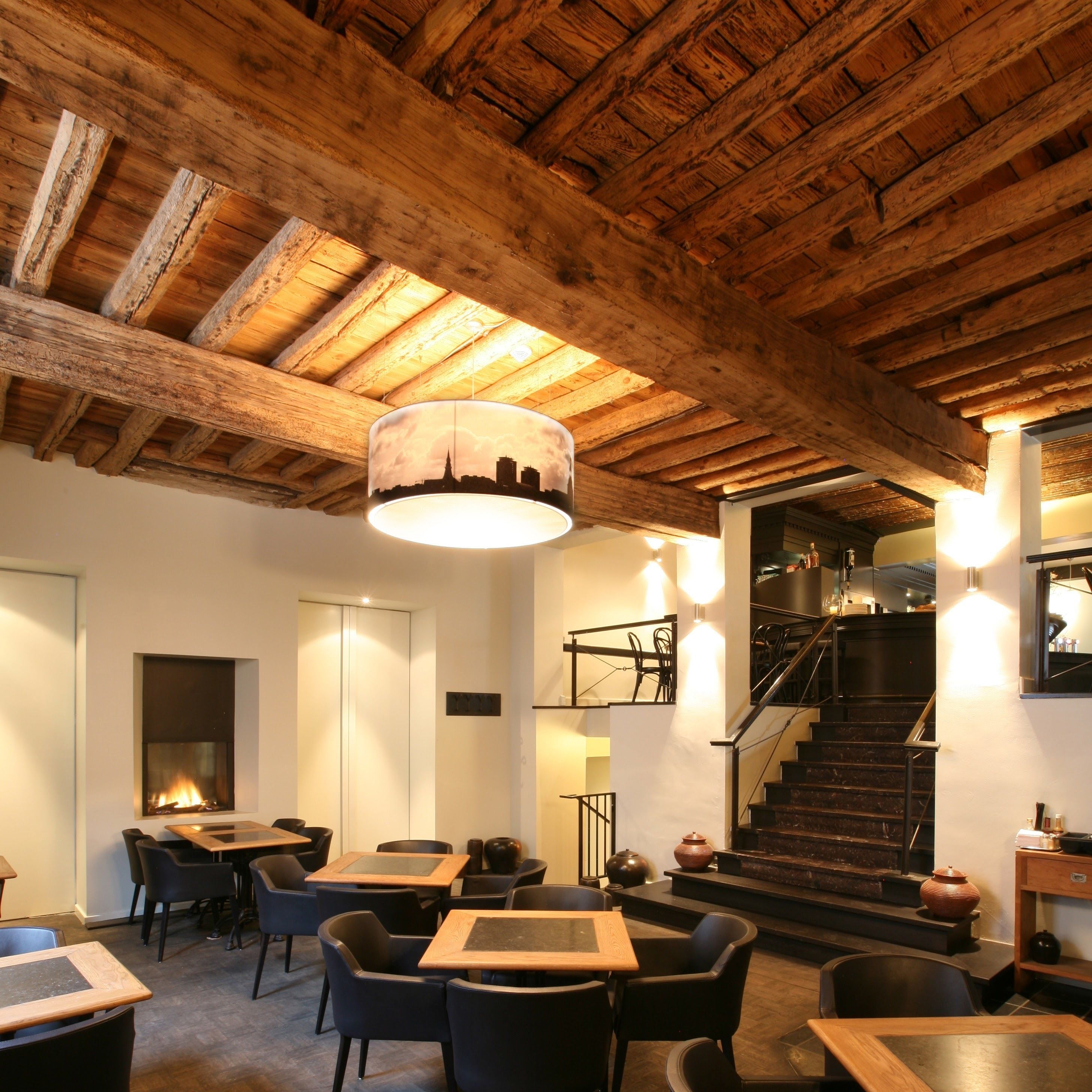 breakfast, lunch and dinner served