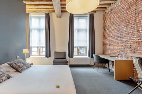 Traditional Double Room | Desk, free cots/infant beds, free WiFi