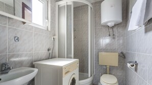 Luxury Villa, Multiple Beds, Sea View | Pillowtop beds, desk, soundproofing, WiFi (free) - Bol apartments Gospojica (Bol)