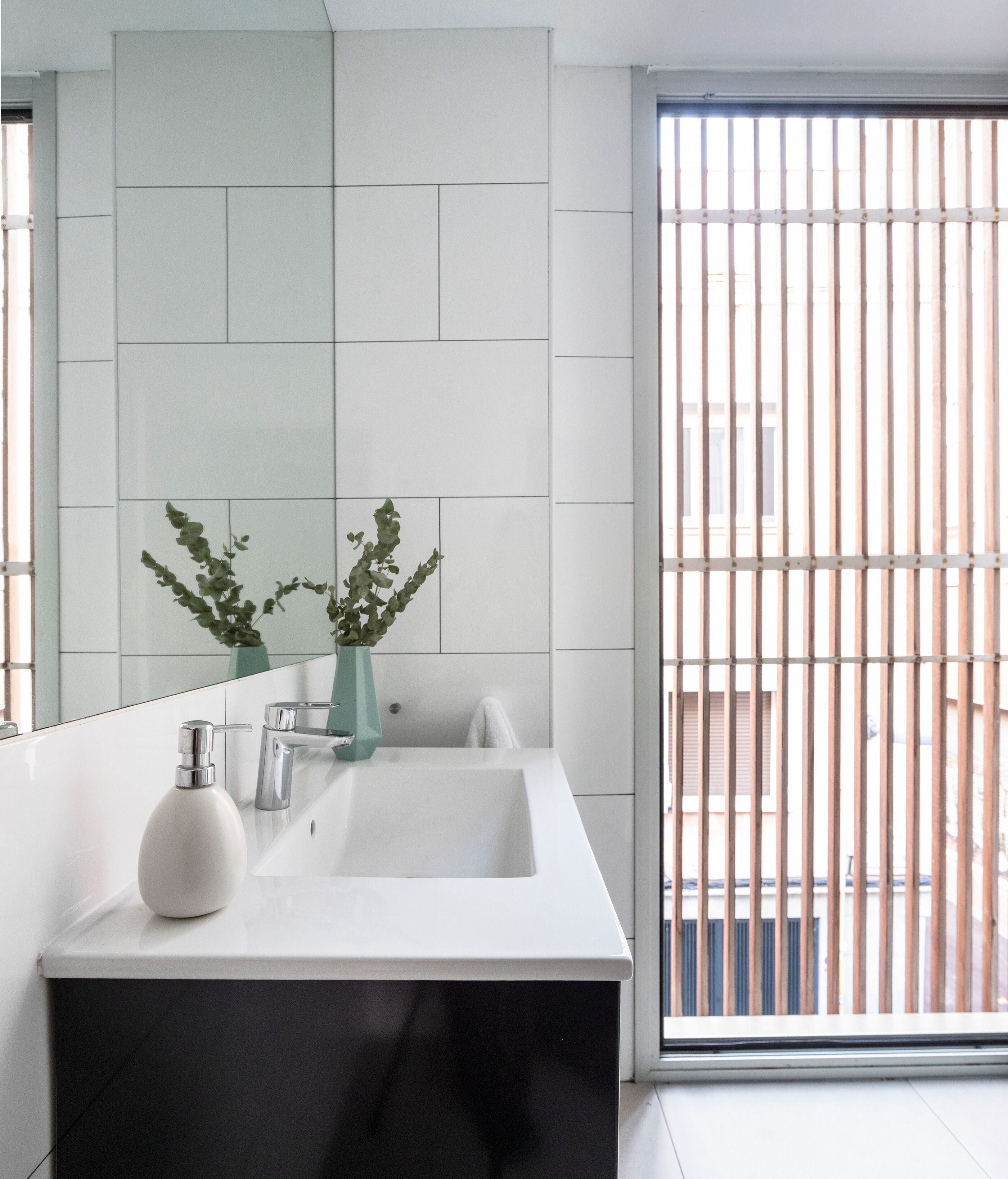 Apartment, 2 Bedrooms, Terrace (Carrer de Bilbao 11) | Bathroom | Shower, hair dryer, towels