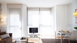 Living area - Feelathome Poblenou Beach Apartments (Barcelona)