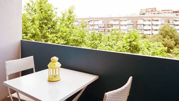 Apartment, 2 Bedrooms (Carrer de Bilbao 11) | Terrace/patio