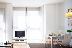 In-room dining - Feelathome Poblenou Beach Apartments (Barcelona)