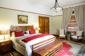 Comfort King Room | 1 phòng ngủ, két bảo mật tại phòng, trang trí khác biệt 
