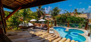 Outdoor pool, pool loungers - Sobrado da Vila Hotel (Mata de São João)