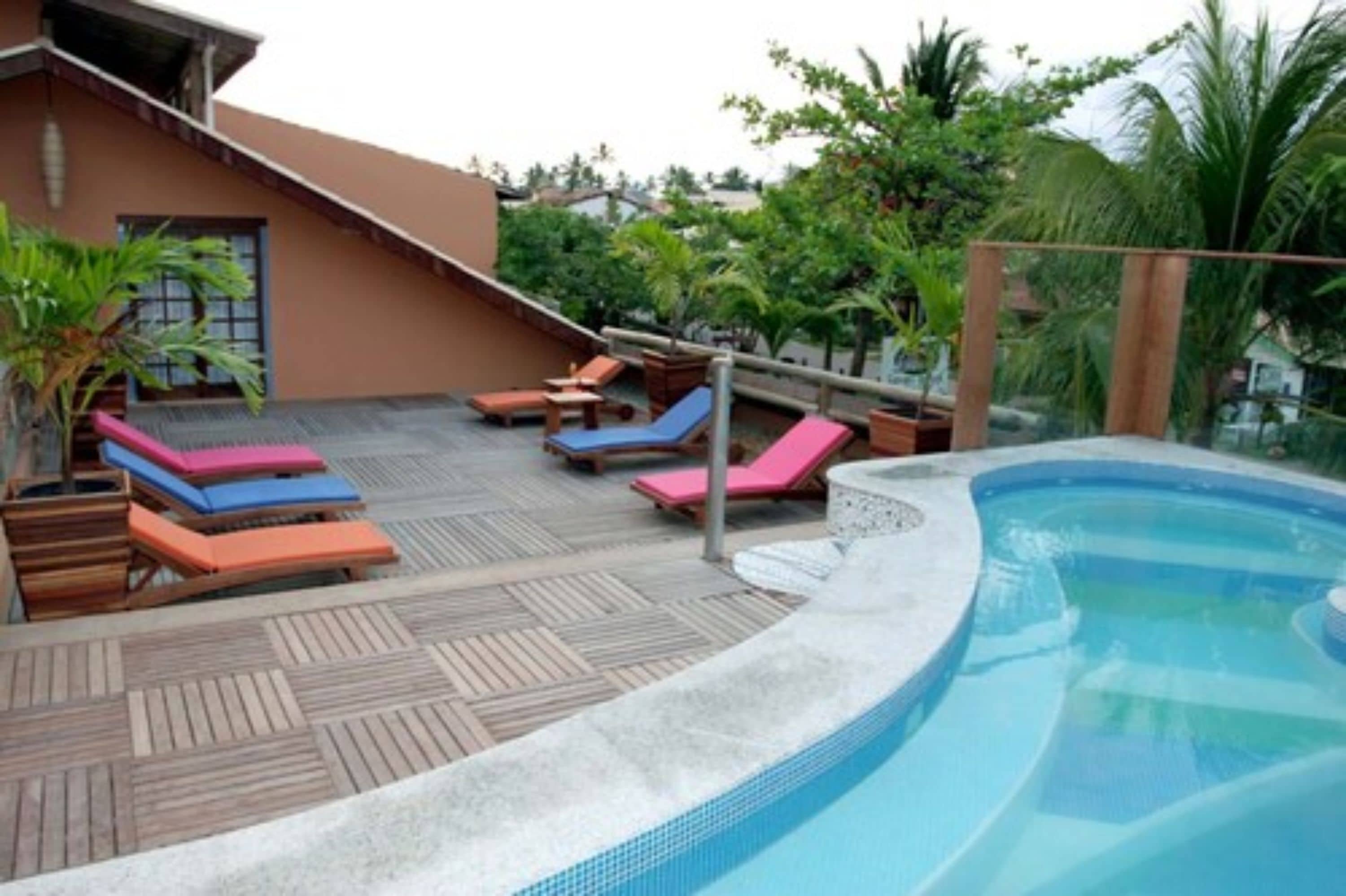 outdoor pool, pool loungers
