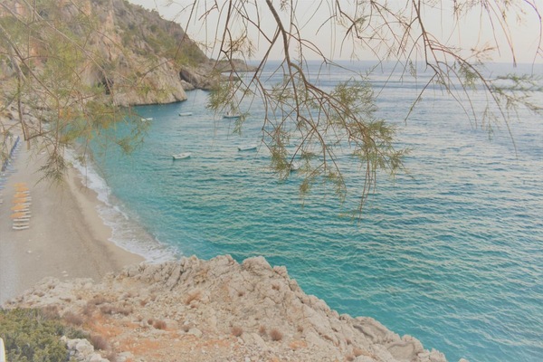 Beach nearby, sun loungers