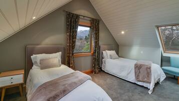 Deluxe House | 1 bedroom, pillowtop beds, individually decorated