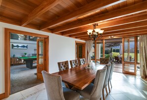 Dining - Manata Lodge (Lower Shotover)