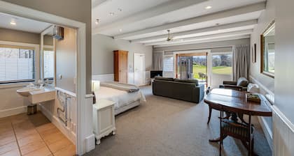 Manata Lodge