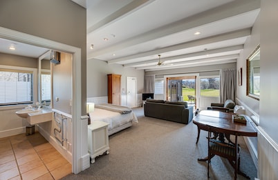 Manata Lodge