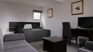 Executive Queen Room - Tussock Grove Boutique Hotel (Ohakune)