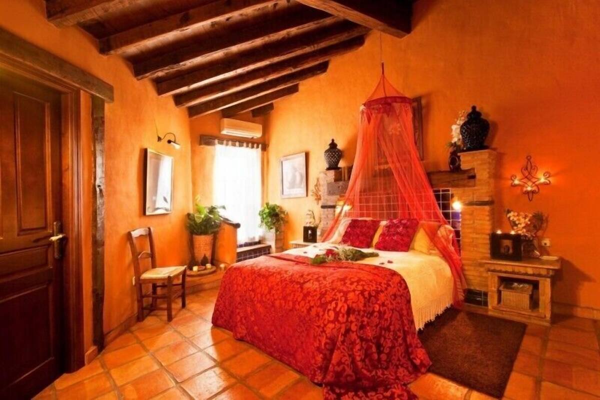 Egyptian cotton sheets, blackout drapes, cribs/infant beds, free WiFi