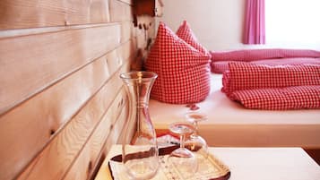 Doppelzimmer | Allergikerbettwaren, Betten mit Memory-Foam-Matratzen, Zimmersafe