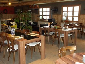 Breakfast and dinner served, garden views  - Hotel Restaurant Walliser Sonne (Goms)