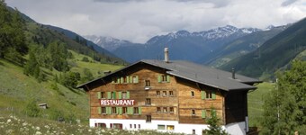 瓦里赛尔桑尼餐饮酒店