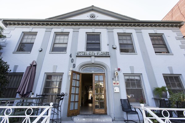 Front of property - Hotel Del Flores (Beverly Hills)