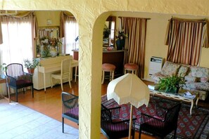 Living area - Hotel Del Flores (Beverly Hills)