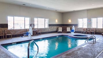 Indoor pool, sun loungers