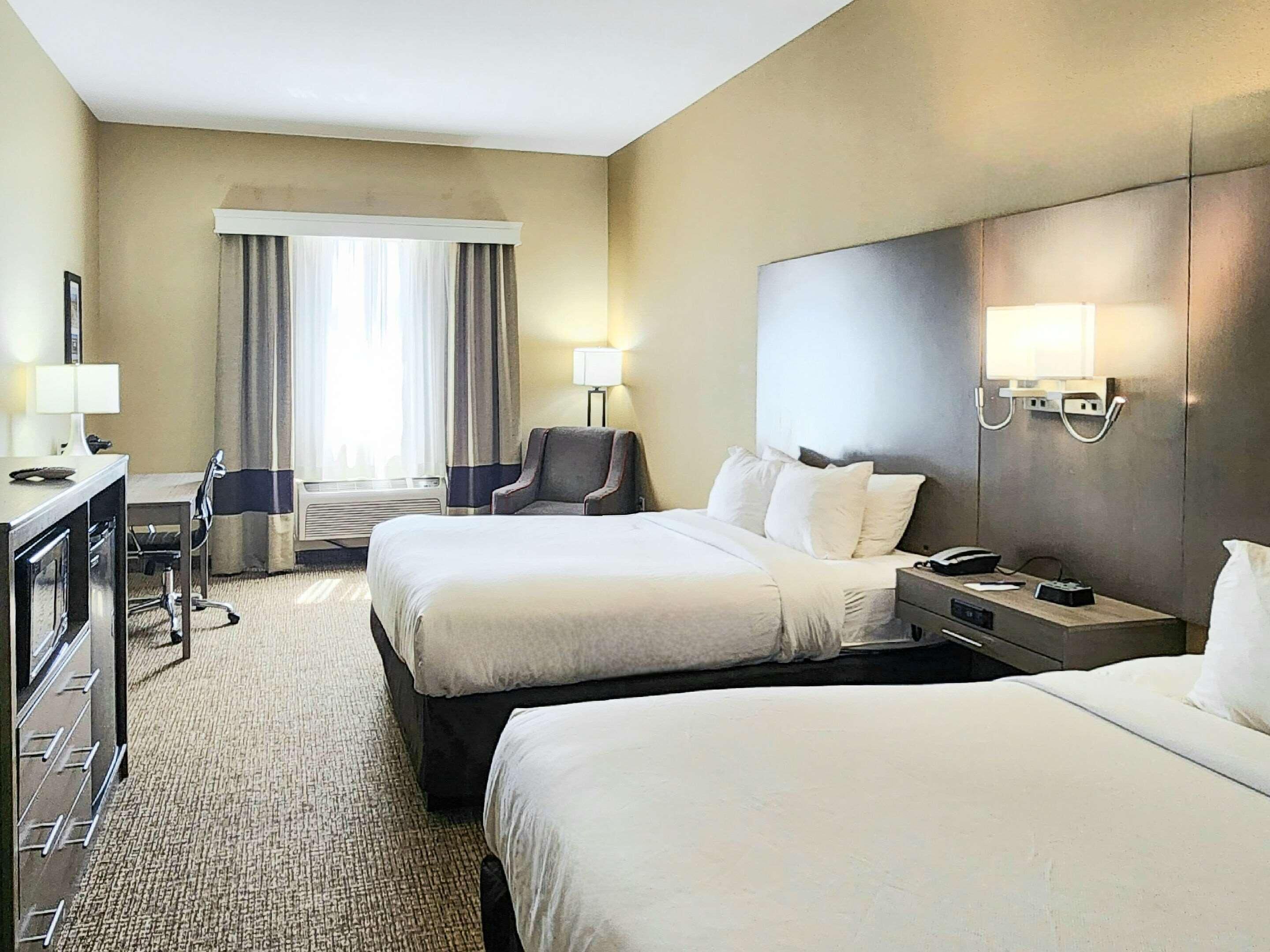 Desk, iron/ironing board, rollaway beds (surcharge), WiFi (free)