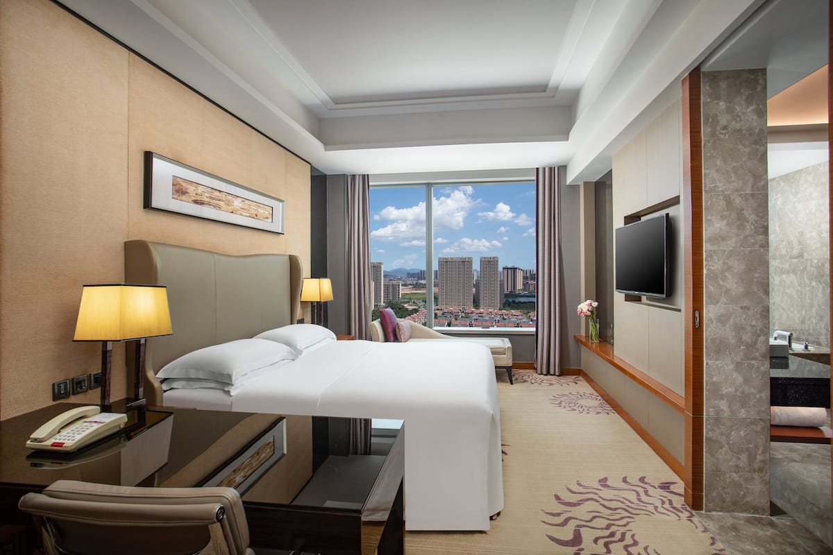 1 chambre, minibar, coffres-forts dans les chambres, bureau