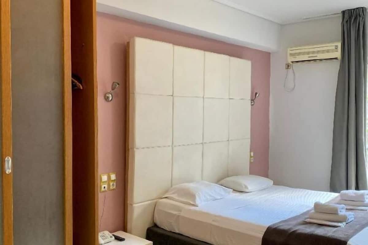 Minibar, blackout drapes, rollaway beds, free WiFi