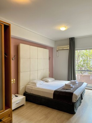 Minibar, cortinas blackout, camas plegables/adicionales y wifi gratis 