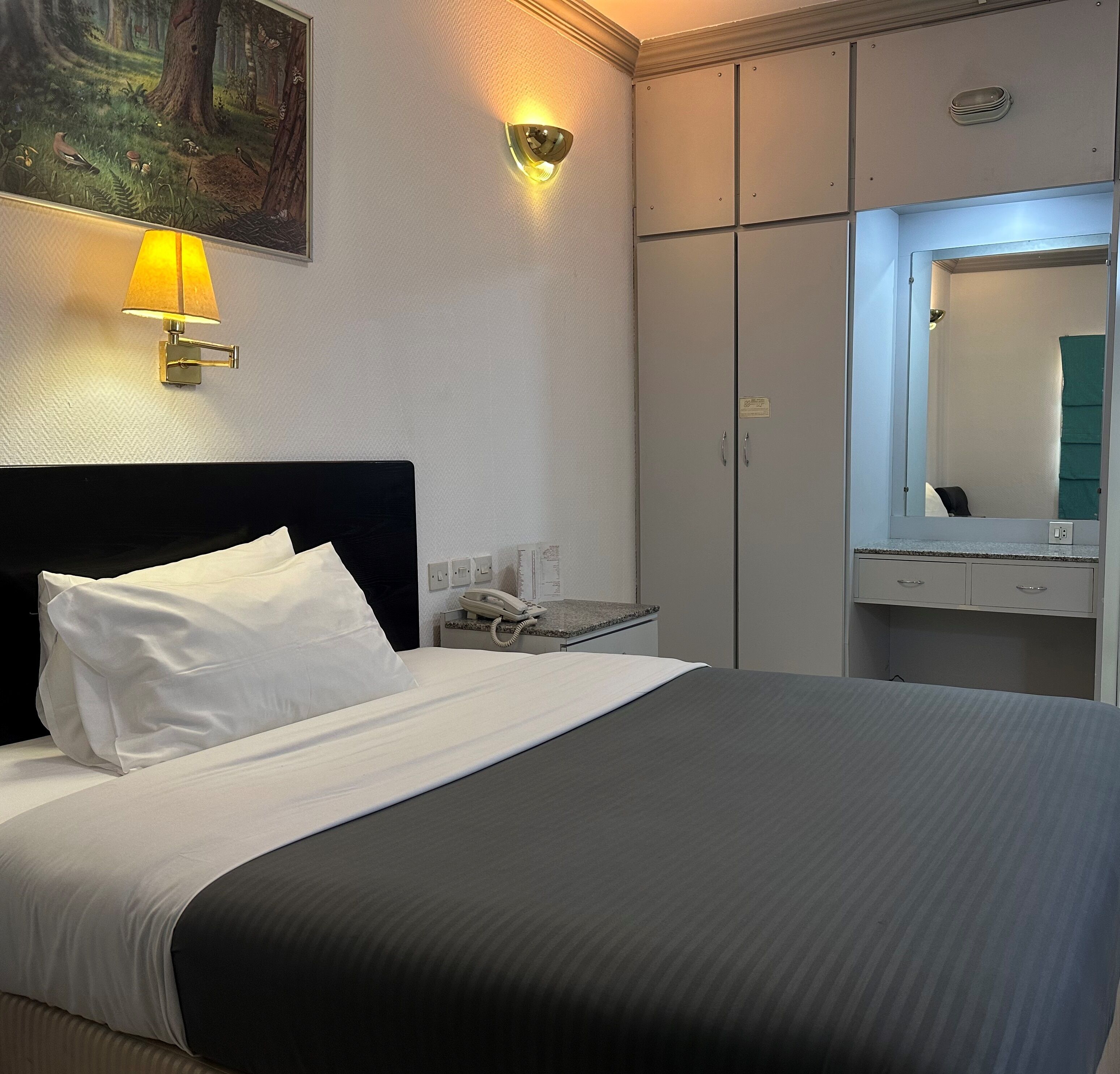 Photo - Grand Astoria Hotel