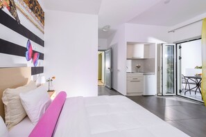 In-room safe, soundproofing, free cots/infant beds, free WiFi - Angela Studios & Apartments (Agios Nikolaos)
