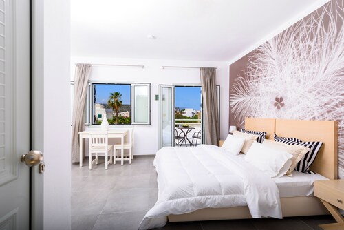 Angela Studios & Apartments