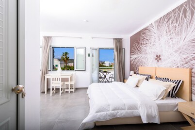 Angela Studios & Apartments